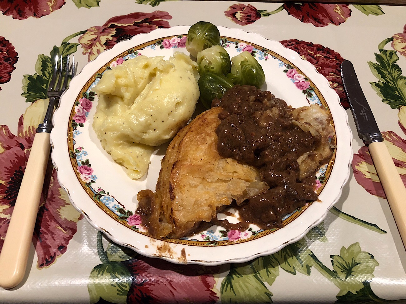 Don't Try This : Fray Bentos Steak And Kidney Pie - Good Food